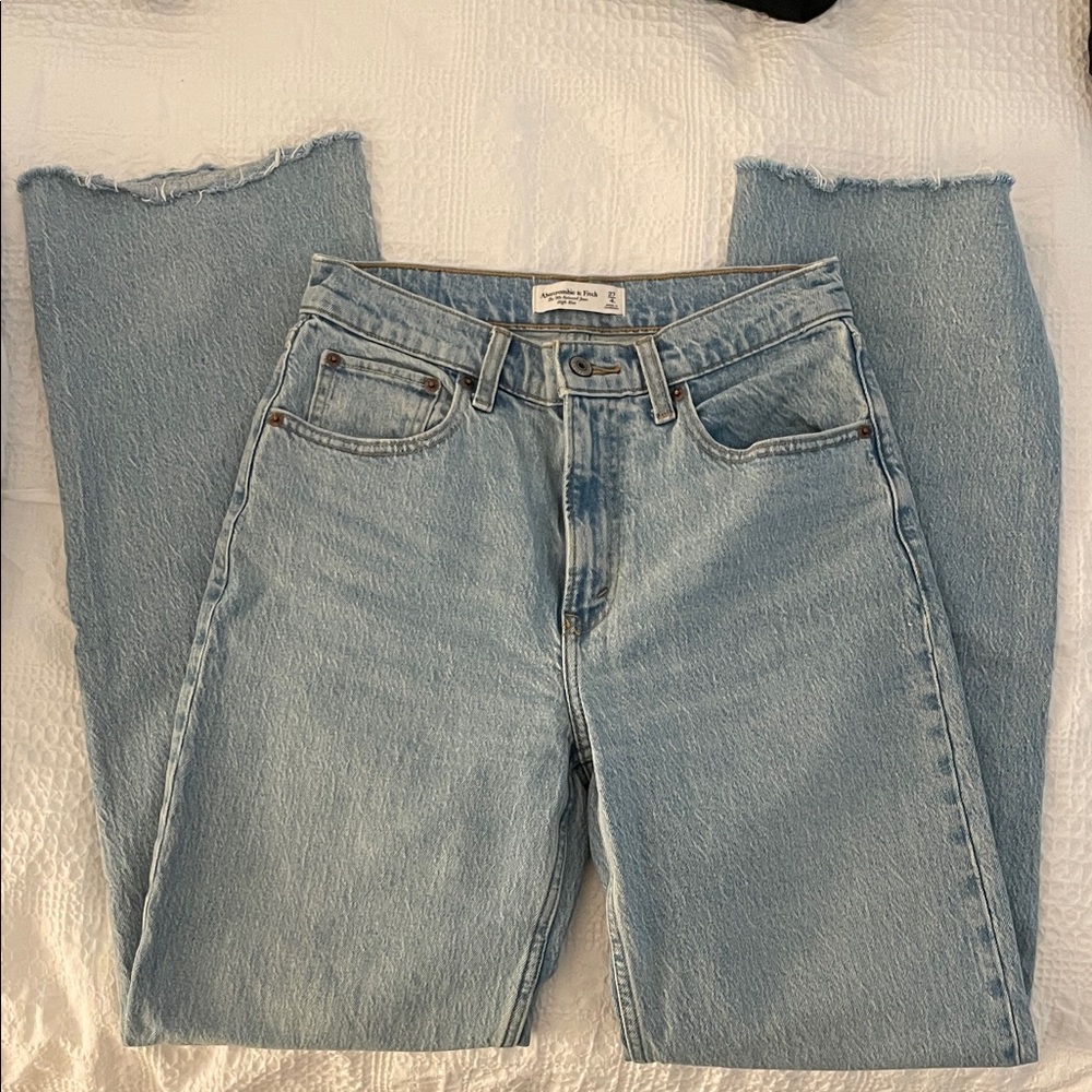 Abercrombie & Fitch Women's Light Blue Straight Leg Jeans